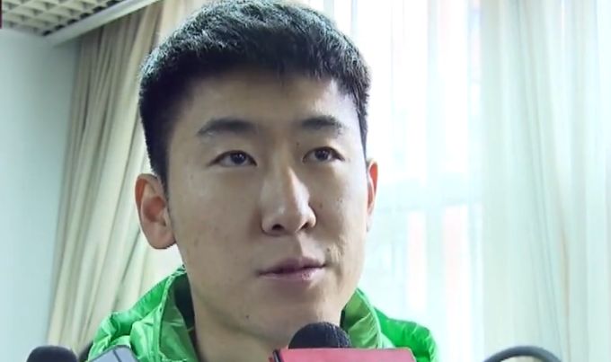 有些戏就拍了一条，在走廊里点蜡烛那个就拍了一条。